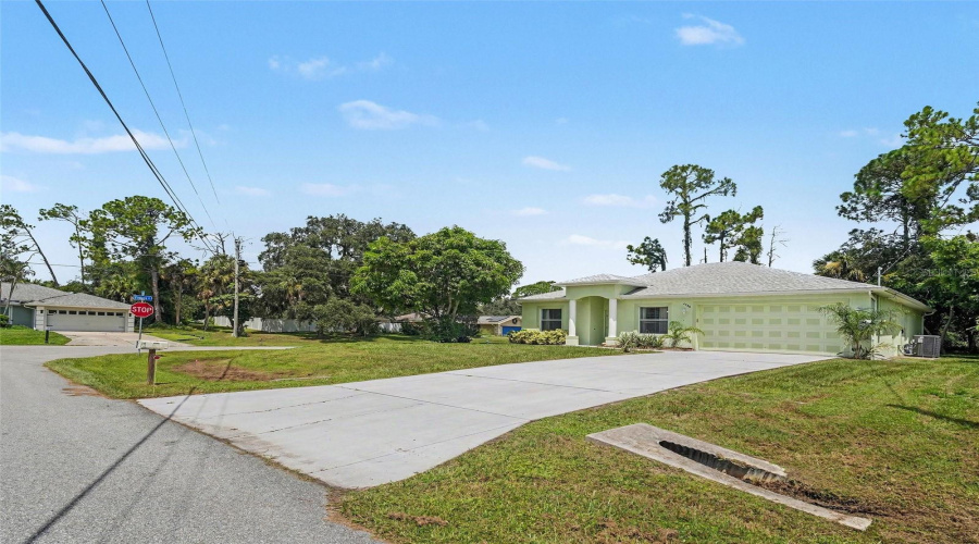 North Port, Florida 34286, 3 Bedroom Bedrooms, ,2 Bathroombathrooms,Residential,For Sale,Dureve,0,Mfrtb8542559