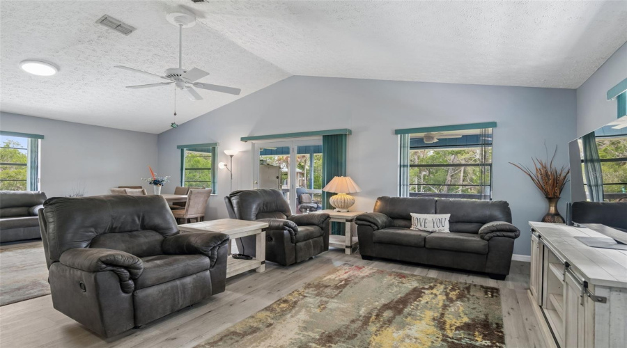 Crystal River, Florida 34429, 2 Bedroom Bedrooms, ,2 Bathroombathrooms,Residential,For Sale,Ozello,0,Mfrtb8532564