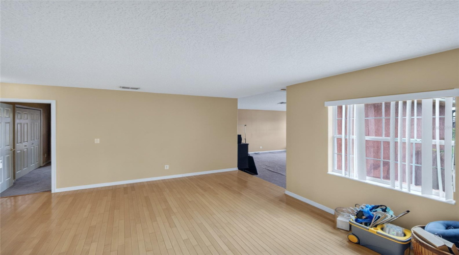Upstairs Loft 2 - Pic 1