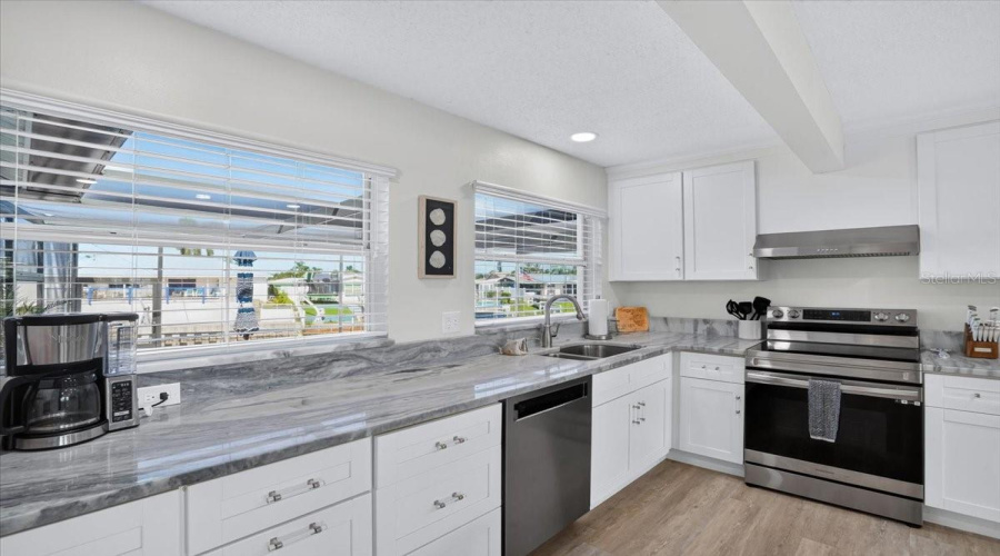 Bradenton, Florida 34210, 3 Bedroom Bedrooms, ,2 Bathroombathrooms,Residential,For Sale,Mangrove Point,0,Mfra4702846