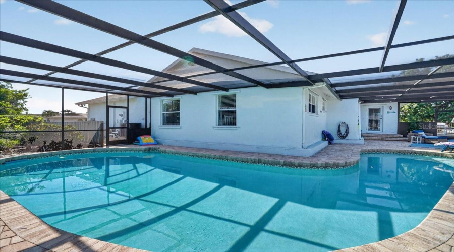 Huge Pool