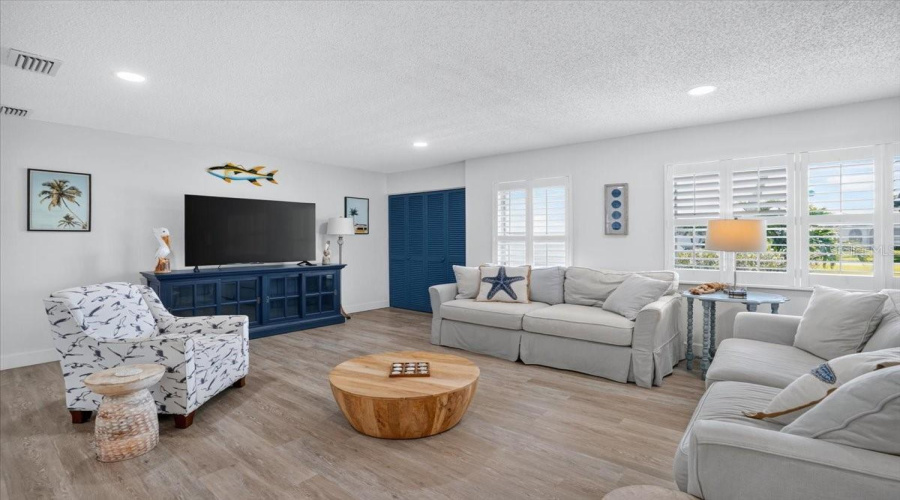 Spacious Family Room