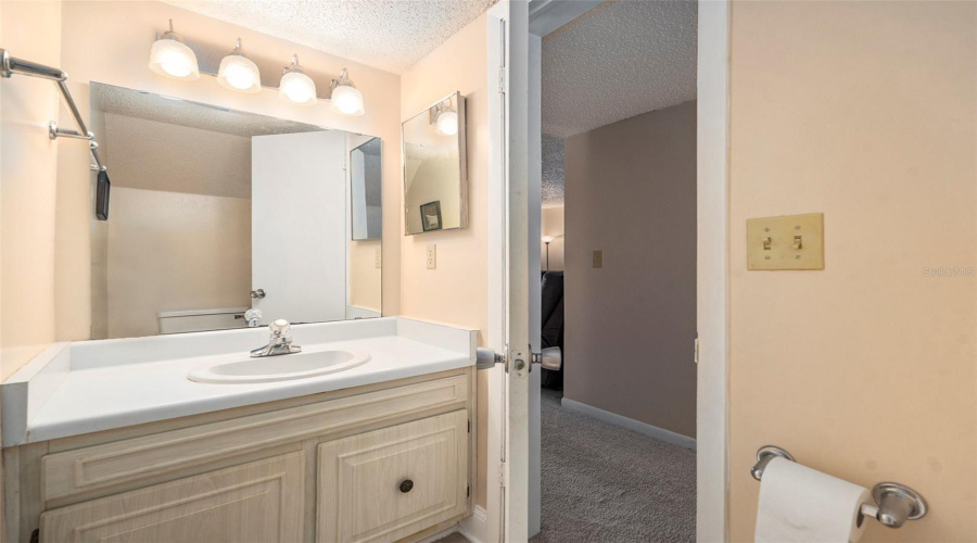 Tampa, Florida 33615, 2 Bedroom Bedrooms, ,2 Bathroombathrooms,Residential,For Sale,Newtown,0,Mfrtb8358182