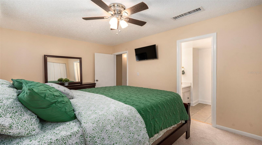 Tampa, Florida 33615, 2 Bedroom Bedrooms, ,2 Bathroombathrooms,Residential,For Sale,Newtown,0,Mfrtb8358182