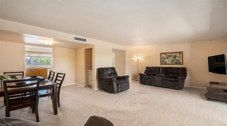 Tampa, Florida 33615, 2 Bedroom Bedrooms, ,2 Bathroombathrooms,Residential,For Sale,Newtown,0,Mfrtb8358182