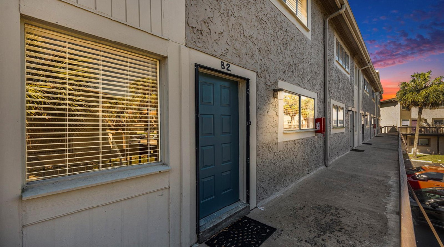 Tampa, Florida 33615, 2 Bedroom Bedrooms, ,2 Bathroombathrooms,Residential,For Sale,Newtown,0,Mfrtb8358182