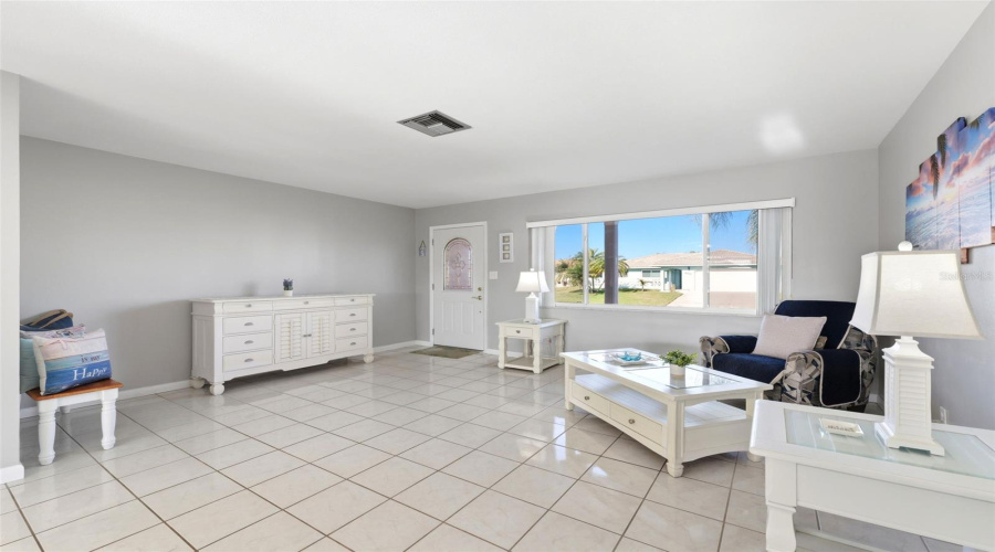 New Port Richey, Florida 34652, 2 Bedroom Bedrooms, ,2 Bathroombathrooms,Residential,For Sale,Forecastle,0,Mfrw7884745