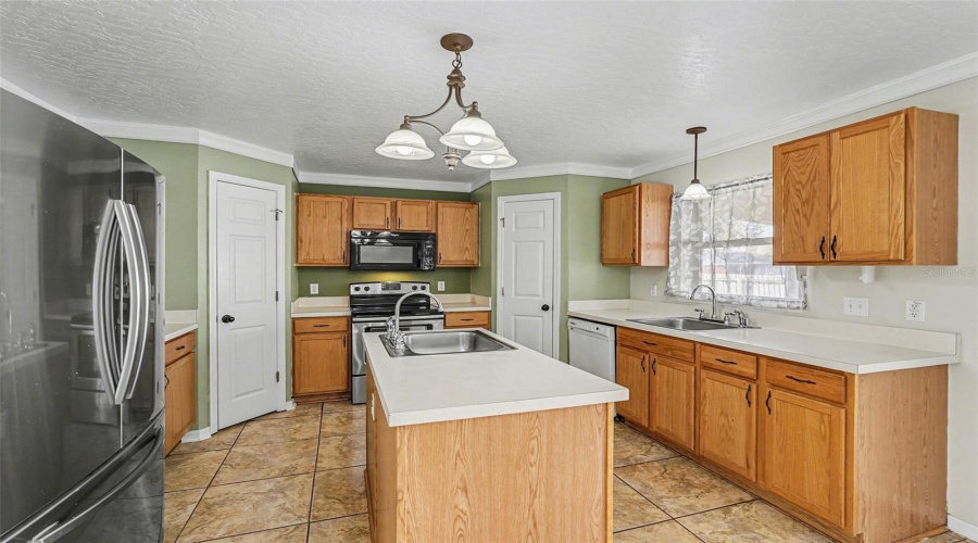 Palm Bay, Florida 32907, 5 Bedroom Bedrooms, ,3 Bathroombathrooms,Residential,For Sale,Abalone,0,Mfro6378375
