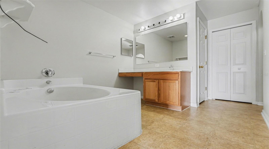 Palm Bay, Florida 32907, 5 Bedroom Bedrooms, ,3 Bathroombathrooms,Residential,For Sale,Abalone,0,Mfro6378375
