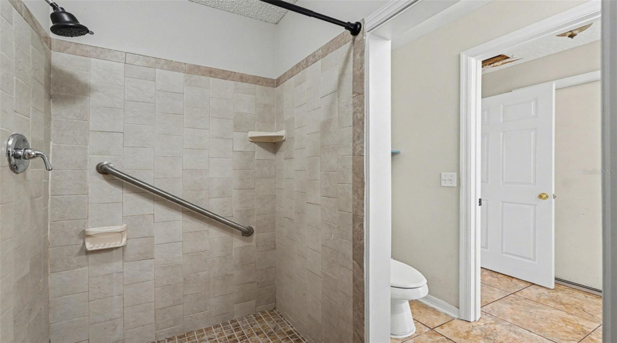 Palm Bay, Florida 32907, 5 Bedroom Bedrooms, ,3 Bathroombathrooms,Residential,For Sale,Abalone,0,Mfro6378375