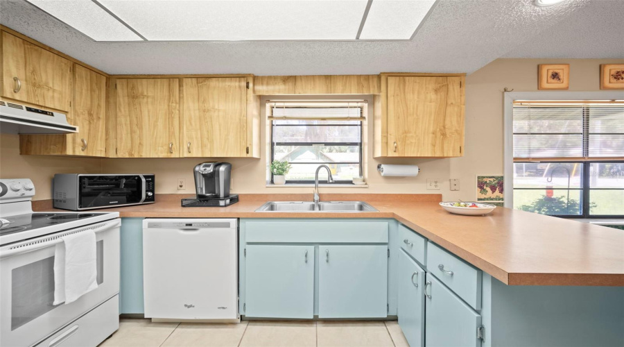 Lake Panasoffkee, Florida 33538, 3 Bedroom Bedrooms, ,2 Bathroombathrooms,Residential,For Sale,Cr 482N,0,Mfro6434403