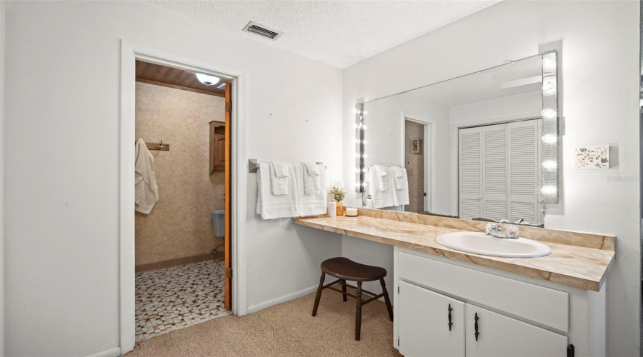 Lake Panasoffkee, Florida 33538, 3 Bedroom Bedrooms, ,2 Bathroombathrooms,Residential,For Sale,Cr 482N,0,Mfro6434403