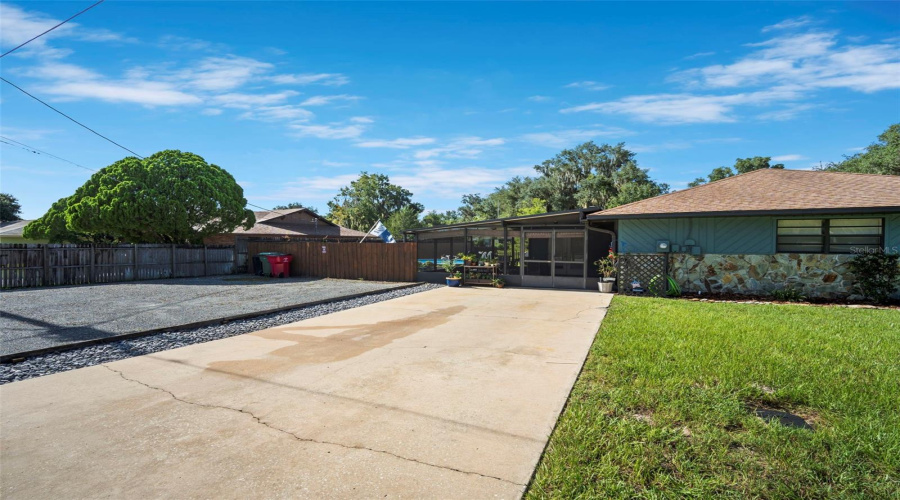 Lake Panasoffkee, Florida 33538, 3 Bedroom Bedrooms, ,2 Bathroombathrooms,Residential,For Sale,Cr 482N,0,Mfro6434403