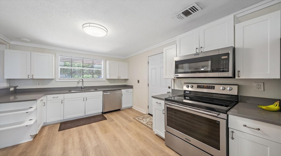 Bradenton, Florida 34205, 3 Bedroom Bedrooms, ,1 Bathroombathrooms,Residential,For Sale,26Th,0,Mfra4702698