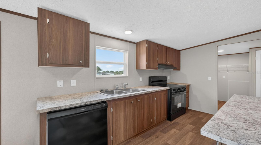 Lake Wales, Florida 33898, 3 Bedroom Bedrooms, ,2 Bathroombathrooms,Residential,For Sale,Big Tank,0,Mfro6433431