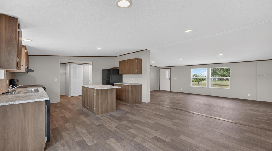 Lake Wales, Florida 33898, 3 Bedroom Bedrooms, ,2 Bathroombathrooms,Residential,For Sale,Big Tank,0,Mfro6433431