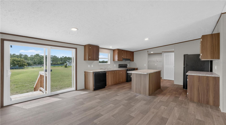 Lake Wales, Florida 33898, 3 Bedroom Bedrooms, ,2 Bathroombathrooms,Residential,For Sale,Big Tank,0,Mfro6433431