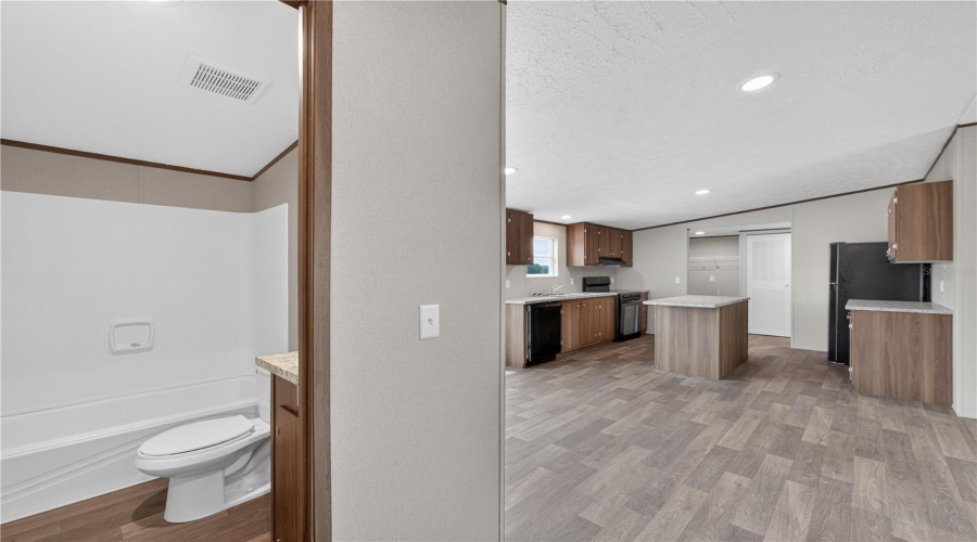 Lake Wales, Florida 33898, 3 Bedroom Bedrooms, ,2 Bathroombathrooms,Residential,For Sale,Big Tank,0,Mfro6433431