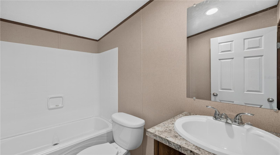 Lake Wales, Florida 33898, 3 Bedroom Bedrooms, ,2 Bathroombathrooms,Residential,For Sale,Big Tank,0,Mfro6433431