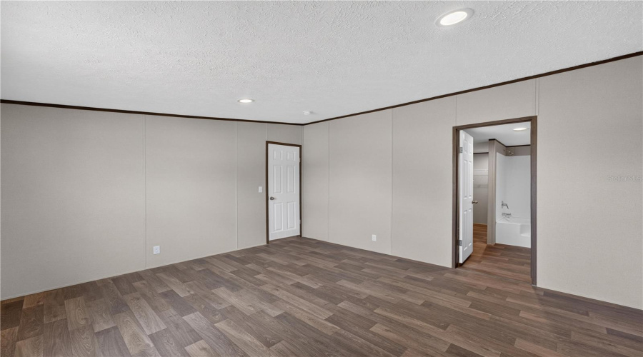 Lake Wales, Florida 33898, 3 Bedroom Bedrooms, ,2 Bathroombathrooms,Residential,For Sale,Big Tank,0,Mfro6433431