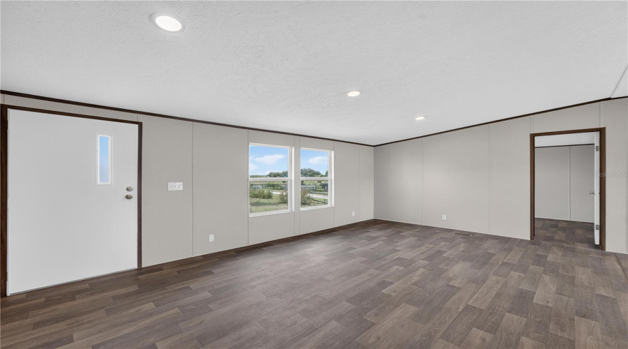 Lake Wales, Florida 33898, 3 Bedroom Bedrooms, ,2 Bathroombathrooms,Residential,For Sale,Big Tank,0,Mfro6433431