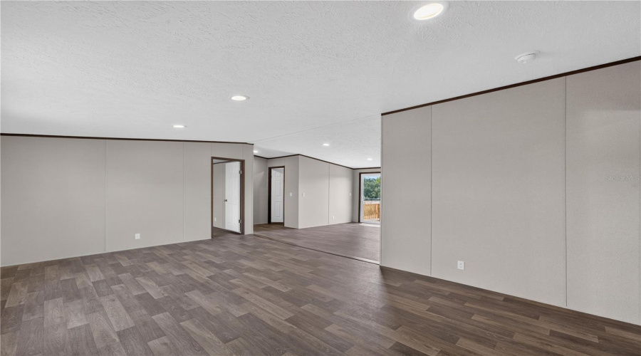 Lake Wales, Florida 33898, 3 Bedroom Bedrooms, ,2 Bathroombathrooms,Residential,For Sale,Big Tank,0,Mfro6433431