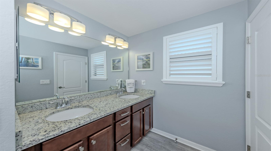 Venice, Florida 34292, 5 Bedroom Bedrooms, ,3 Bathroombathrooms,Residential,For Sale,Bluff,0,Mfrn6145411
