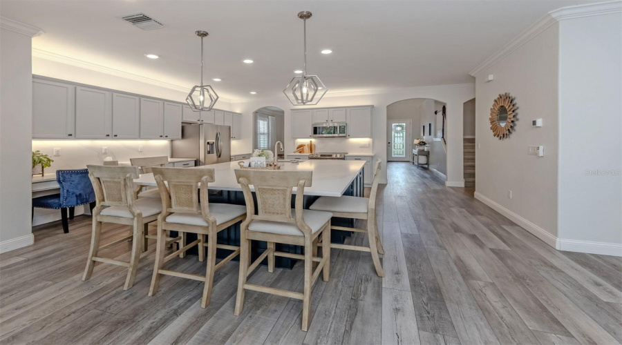 Venice, Florida 34292, 5 Bedroom Bedrooms, ,3 Bathroombathrooms,Residential,For Sale,Bluff,0,Mfrn6145411