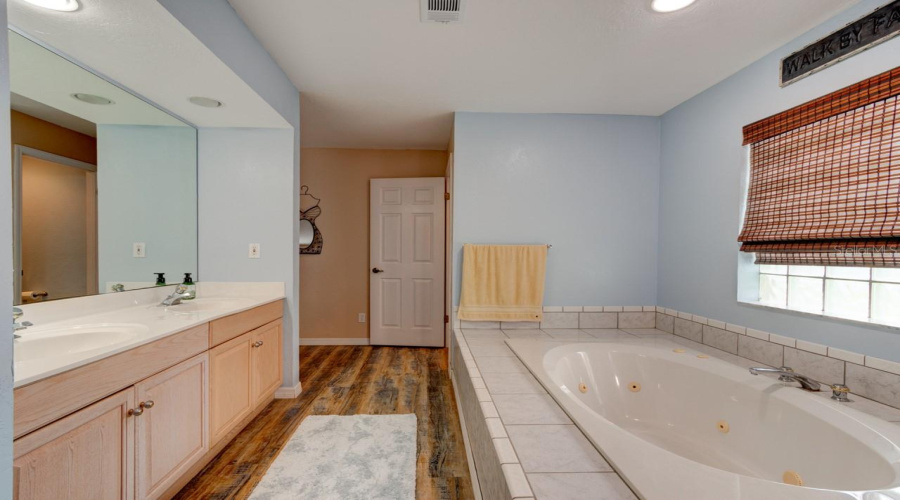 New Smyrna Beach, Florida 32168, 3 Bedroom Bedrooms, ,3 Bathroombathrooms,Residential,For Sale,Dee,0,Mfrns1088756