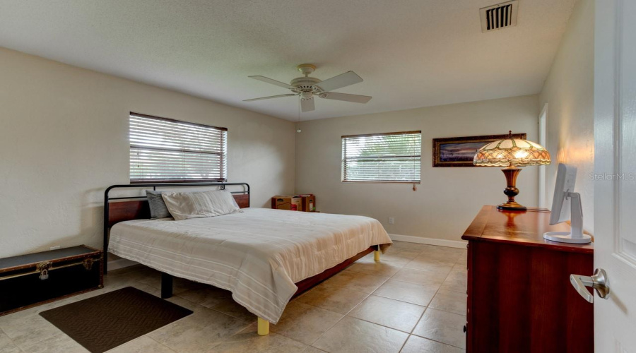 New Smyrna Beach, Florida 32168, 3 Bedroom Bedrooms, ,3 Bathroombathrooms,Residential,For Sale,Dee,0,Mfrns1088756