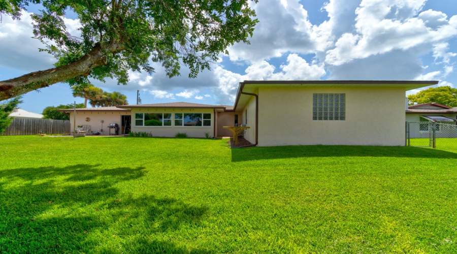 New Smyrna Beach, Florida 32168, 3 Bedroom Bedrooms, ,3 Bathroombathrooms,Residential,For Sale,Dee,0,Mfrns1088756
