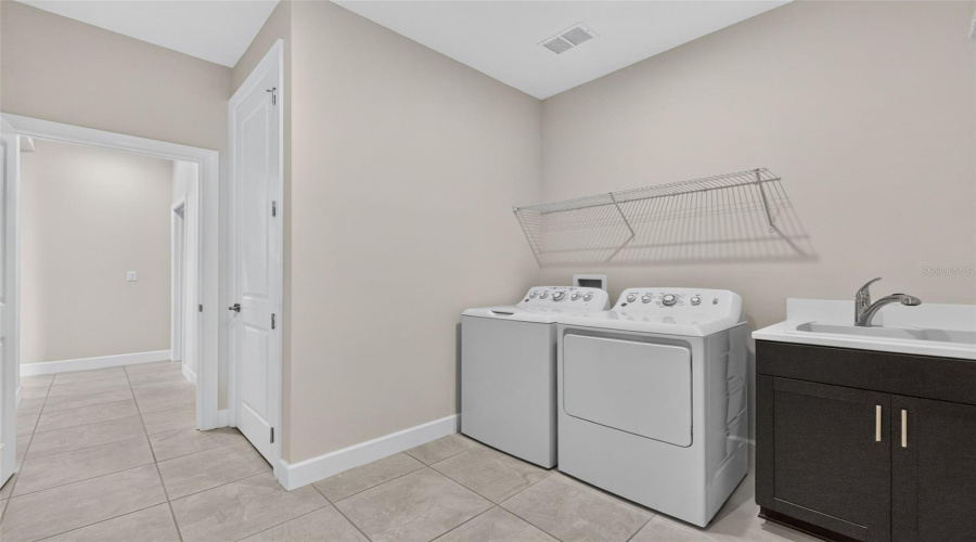 Clermont, Florida 34715, 3 Bedroom Bedrooms, ,3 Bathroombathrooms,Residential,For Sale,Braewood,0,Mfrg5116348