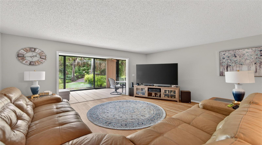Bradenton, Florida 34210, 2 Bedroom Bedrooms, ,2 Bathroombathrooms,Residential,For Sale,Lakeside,0,Mfrtb8518661