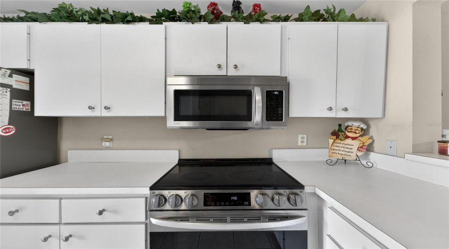 Bradenton, Florida 34210, 2 Bedroom Bedrooms, ,2 Bathroombathrooms,Residential,For Sale,Lakeside,0,Mfrtb8518661