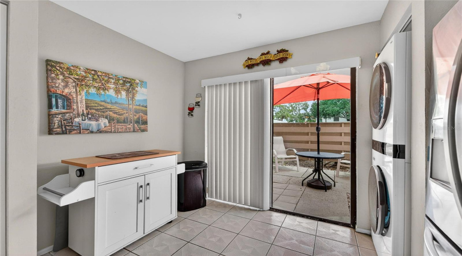 Bradenton, Florida 34210, 2 Bedroom Bedrooms, ,2 Bathroombathrooms,Residential,For Sale,Lakeside,0,Mfrtb8518661