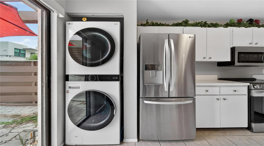 Bradenton, Florida 34210, 2 Bedroom Bedrooms, ,2 Bathroombathrooms,Residential,For Sale,Lakeside,0,Mfrtb8518661