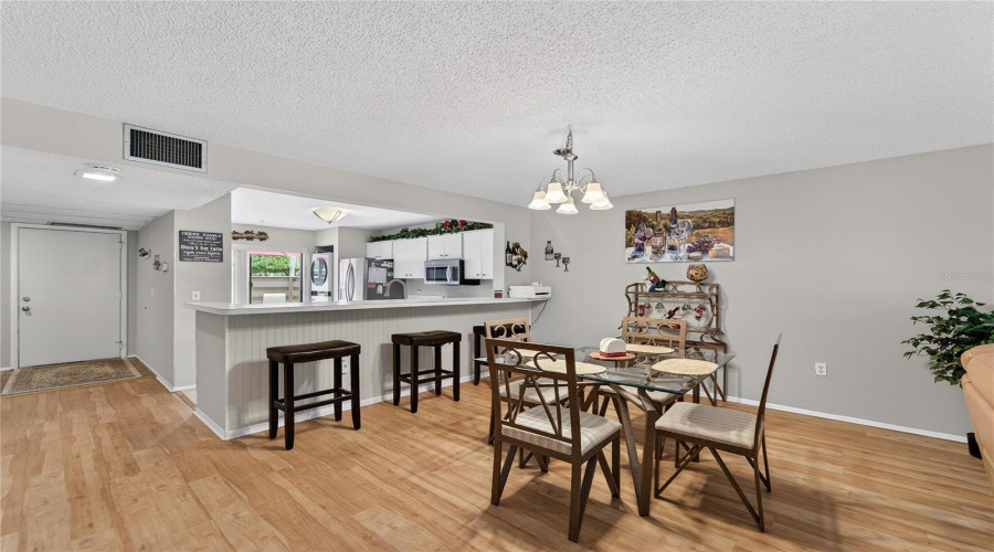 Bradenton, Florida 34210, 2 Bedroom Bedrooms, ,2 Bathroombathrooms,Residential,For Sale,Lakeside,0,Mfrtb8518661