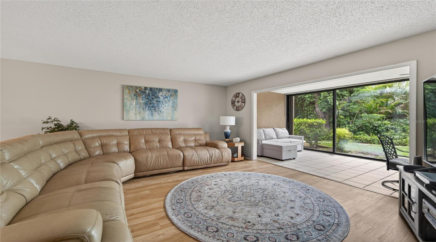 Bradenton, Florida 34210, 2 Bedroom Bedrooms, ,2 Bathroombathrooms,Residential,For Sale,Lakeside,0,Mfrtb8518661