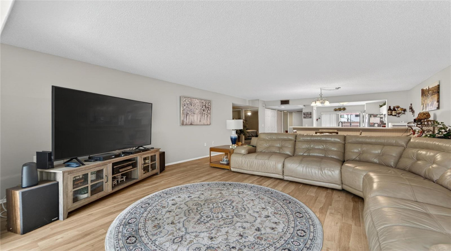 Bradenton, Florida 34210, 2 Bedroom Bedrooms, ,2 Bathroombathrooms,Residential,For Sale,Lakeside,0,Mfrtb8518661