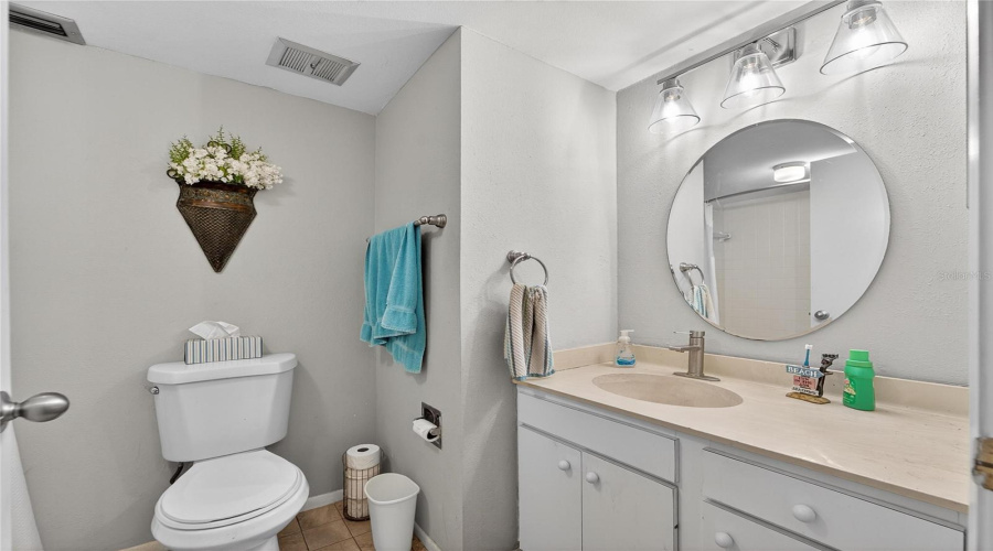 Bradenton, Florida 34210, 2 Bedroom Bedrooms, ,2 Bathroombathrooms,Residential,For Sale,Lakeside,0,Mfrtb8518661