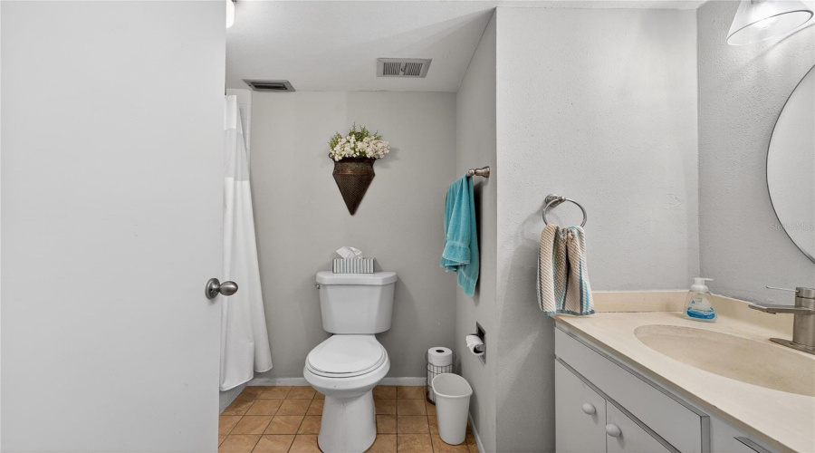 Bradenton, Florida 34210, 2 Bedroom Bedrooms, ,2 Bathroombathrooms,Residential,For Sale,Lakeside,0,Mfrtb8518661