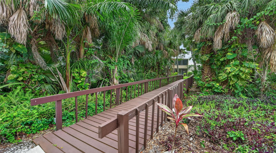 Bradenton, Florida 34210, 2 Bedroom Bedrooms, ,2 Bathroombathrooms,Residential,For Sale,Lakeside,0,Mfrtb8518661