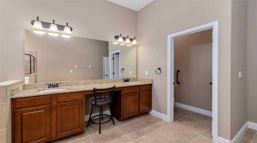 Sarasota, Florida 34240, 4 Bedroom Bedrooms, ,3 Bathroombathrooms,Residential,For Sale,Webber,0,Mfra4700038