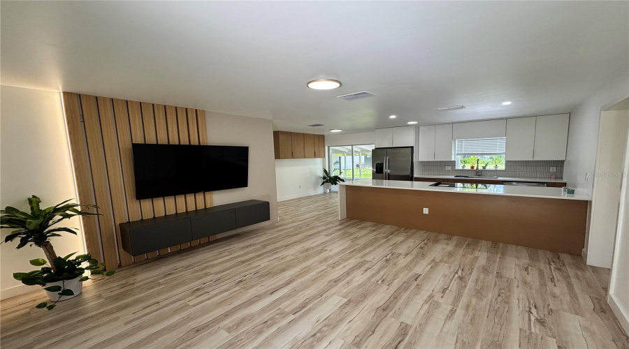 Apopka, Florida 32703, 5 Bedroom Bedrooms, ,2 Bathroombathrooms,Residential,For Sale,Votaw,0,Mfro6431534