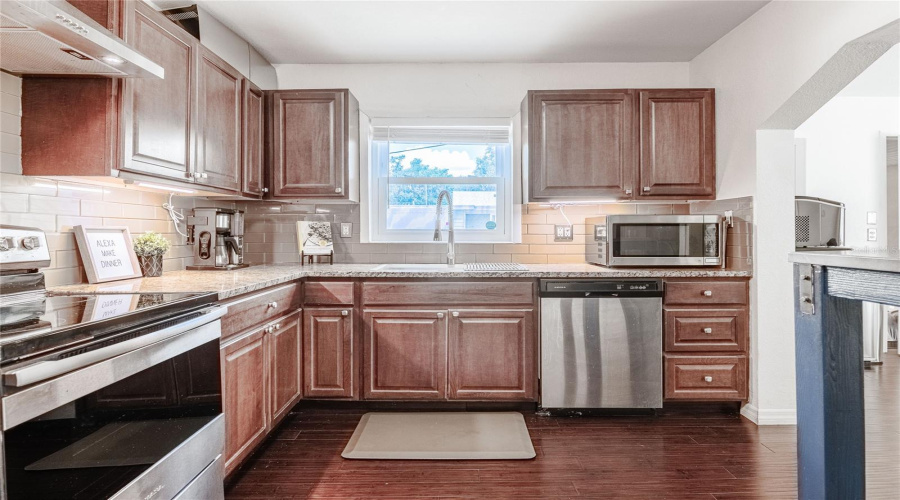 Lakeland, Florida 33805, 4 Bedroom Bedrooms, ,2 Bathroombathrooms,Residential,For Sale,Valencia,0,Mfrl4961261
