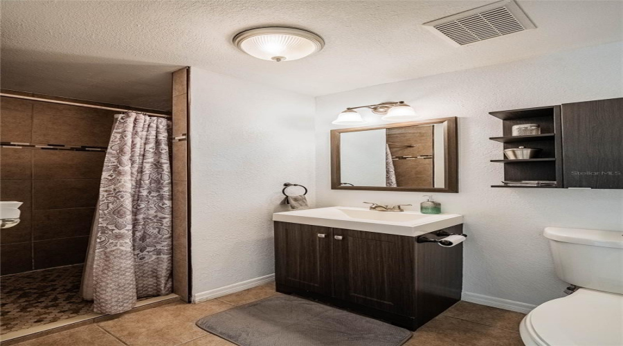 Lakeland, Florida 33805, 4 Bedroom Bedrooms, ,2 Bathroombathrooms,Residential,For Sale,Valencia,0,Mfrl4961261