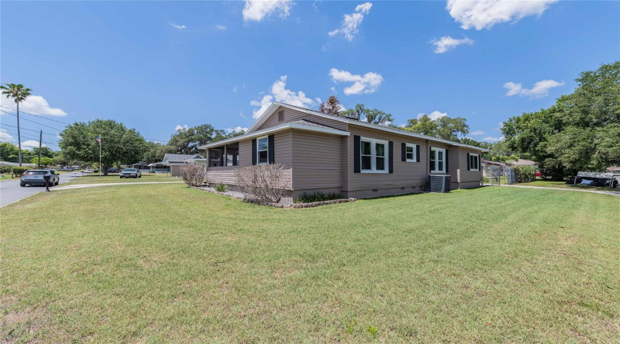 Lakeland, Florida 33805, 4 Bedroom Bedrooms, ,2 Bathroombathrooms,Residential,For Sale,Valencia,0,Mfrl4961261