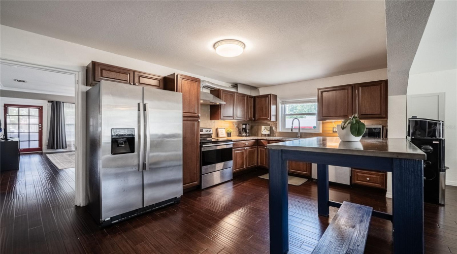 Lakeland, Florida 33805, 4 Bedroom Bedrooms, ,2 Bathroombathrooms,Residential,For Sale,Valencia,0,Mfrl4961261