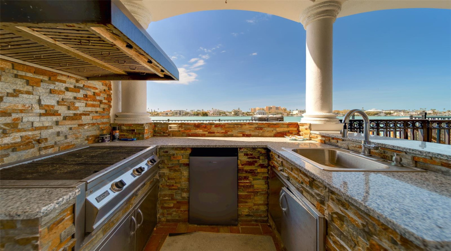 Clearwater Beach, Florida 33767, 6 Bedroom Bedrooms, ,5 Bathroombathrooms,Residential,For Sale,Island,0,Mfrtb8481851