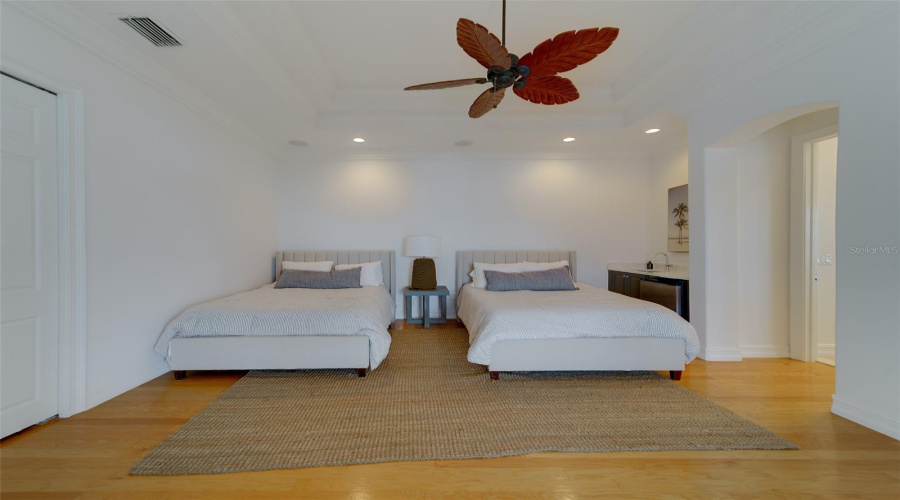 Clearwater Beach, Florida 33767, 6 Bedroom Bedrooms, ,5 Bathroombathrooms,Residential,For Sale,Island,0,Mfrtb8481851